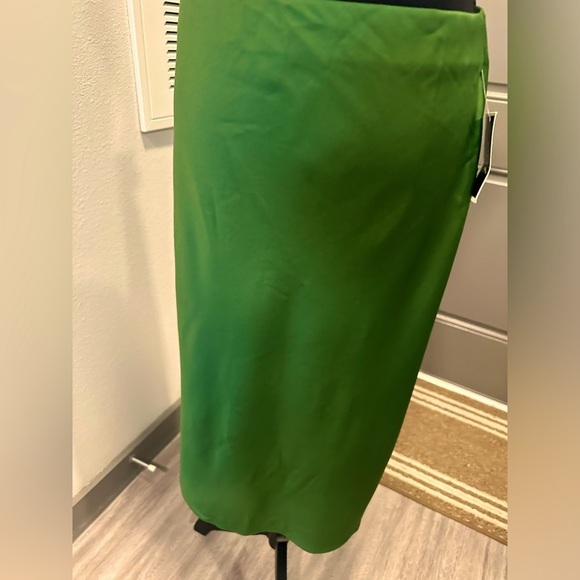 Skirt women’s - Picture 3 of 7